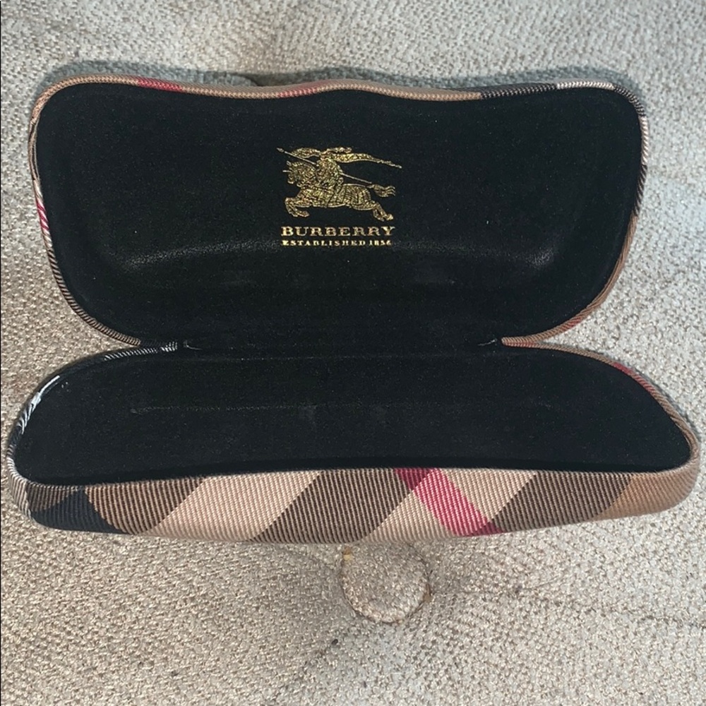 Burberry Sunglass case